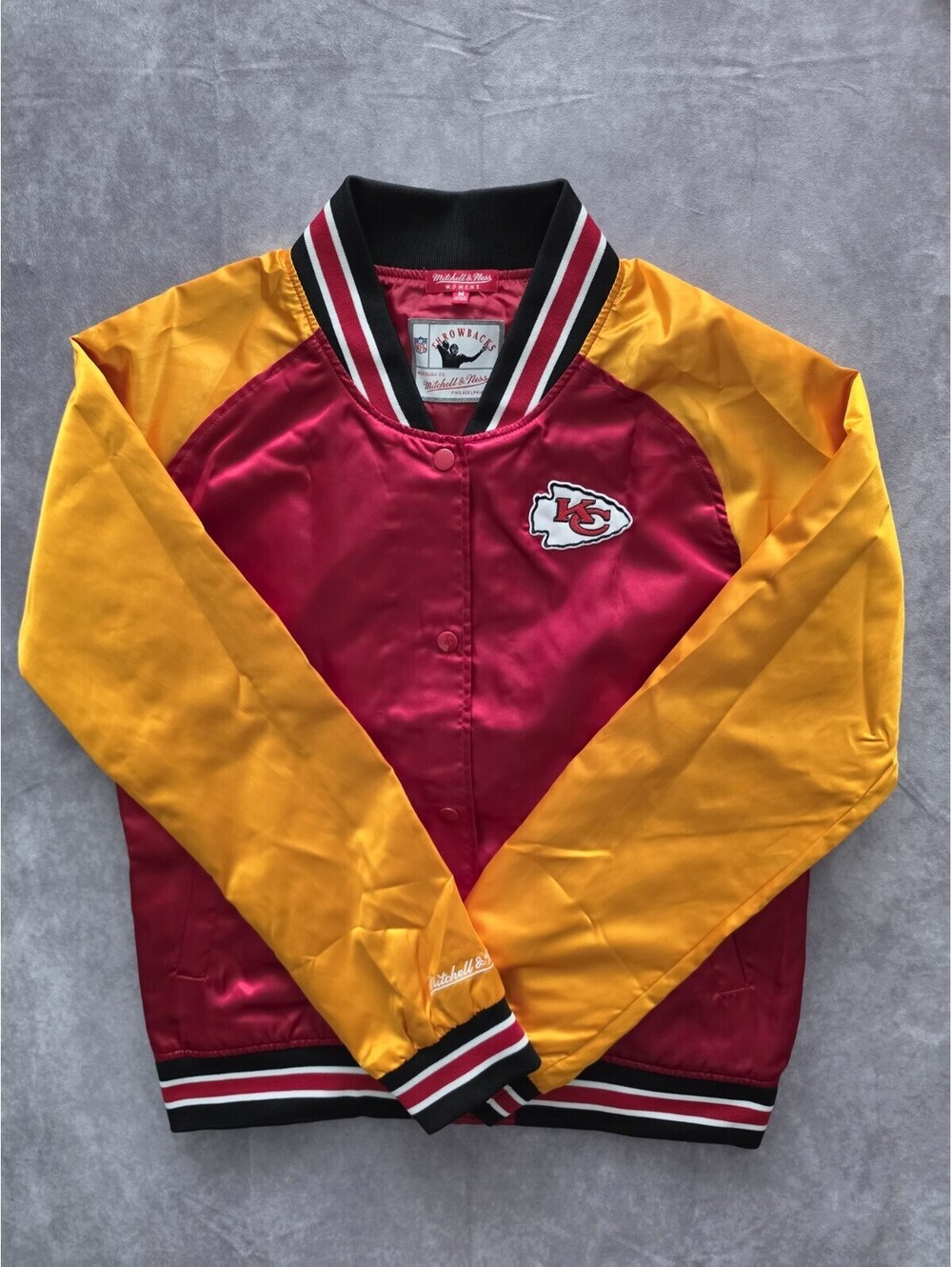 SKU0298 Mitchell & Ness Chiefs Womens Medium Satin Snap Back Bomber Jacket NWOT